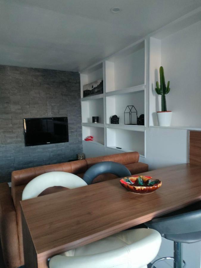 Le Petit Cocon - Parking Prive - Lyon Sud Apartamento Vénissieux Exterior foto