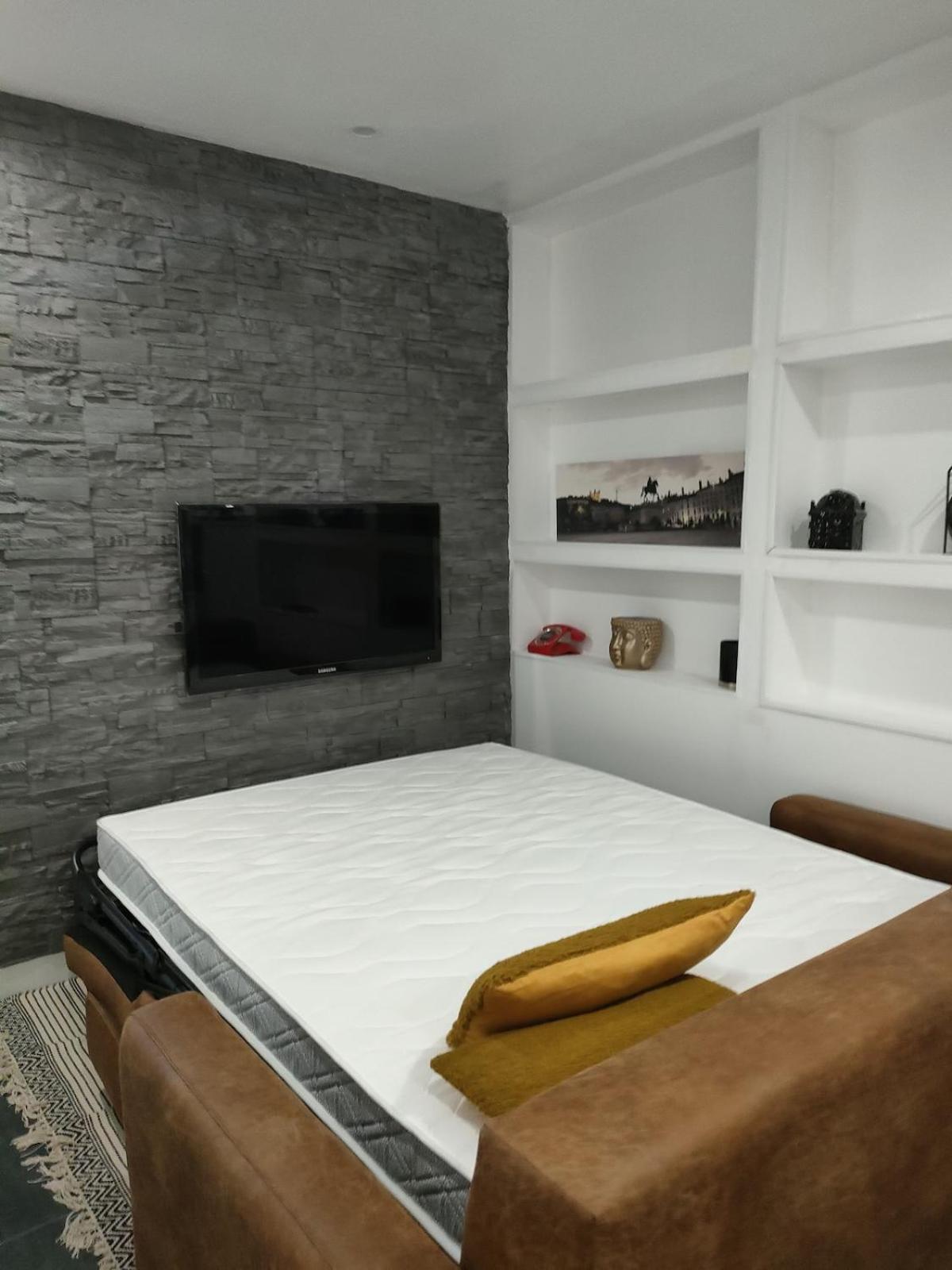 Le Petit Cocon - Parking Prive - Lyon Sud Apartamento Vénissieux Exterior foto